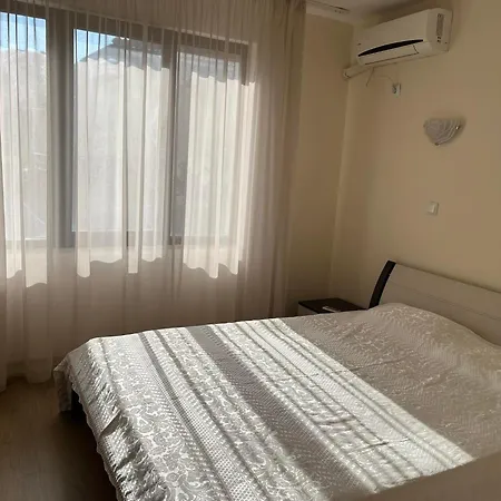 на гости в Apartman Szozopol